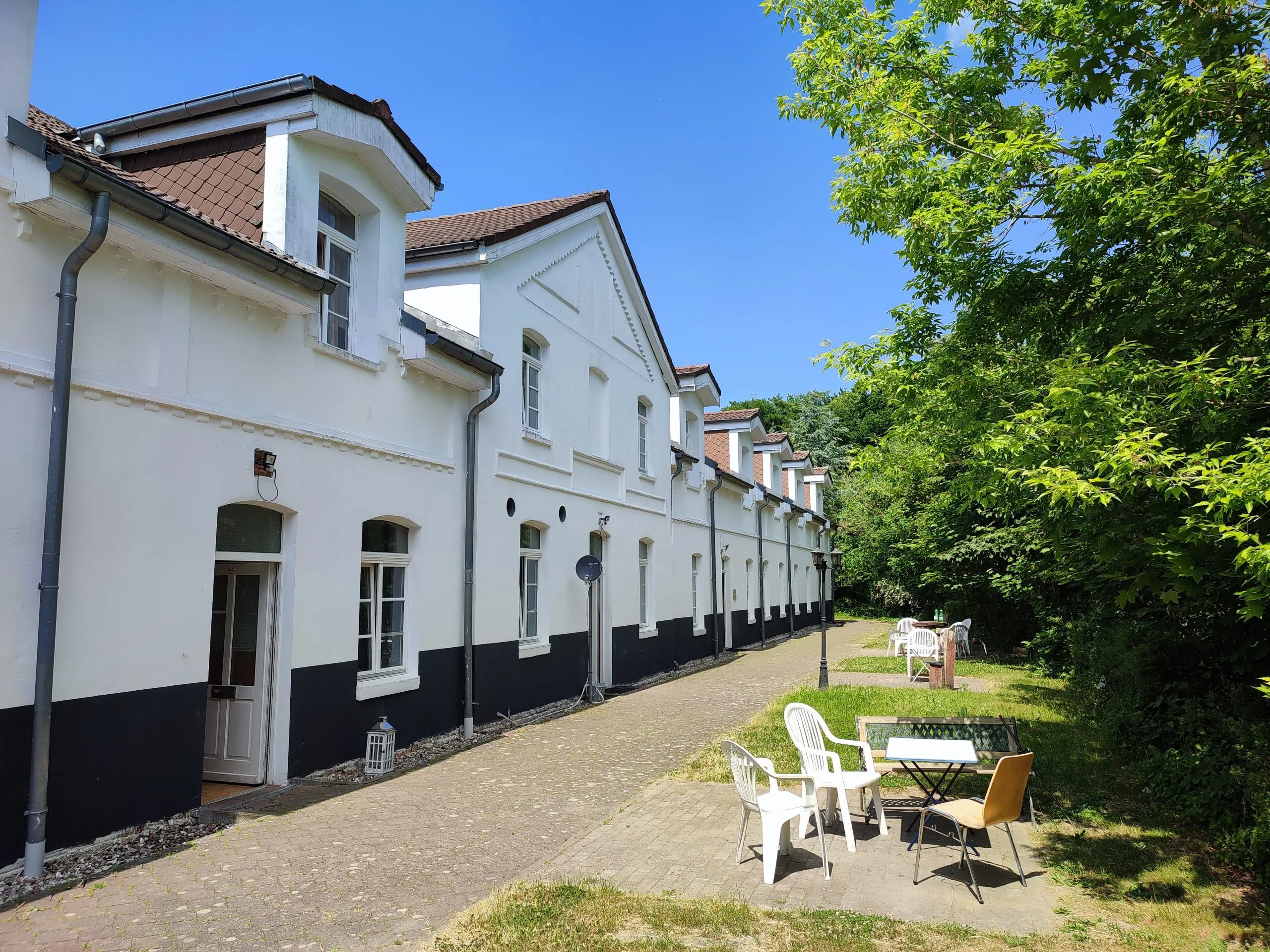 The Long House on the grounds of Schloss Groß Potrems